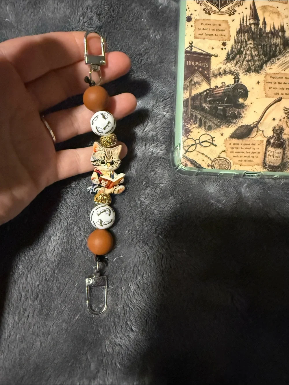 Kitty Reading eReader Charm Strap in Brown and White